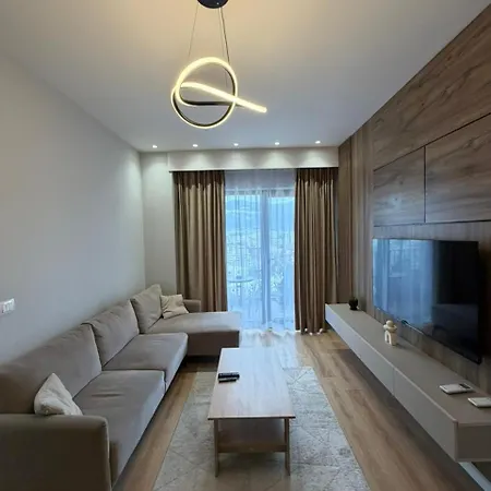 Luxury Garden Building Apartment 14Th Floor City Center Tirana טיראנה